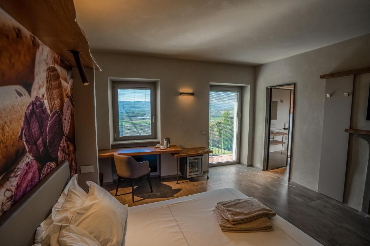 Il Vigneto Guest House Roddi Exterior photo