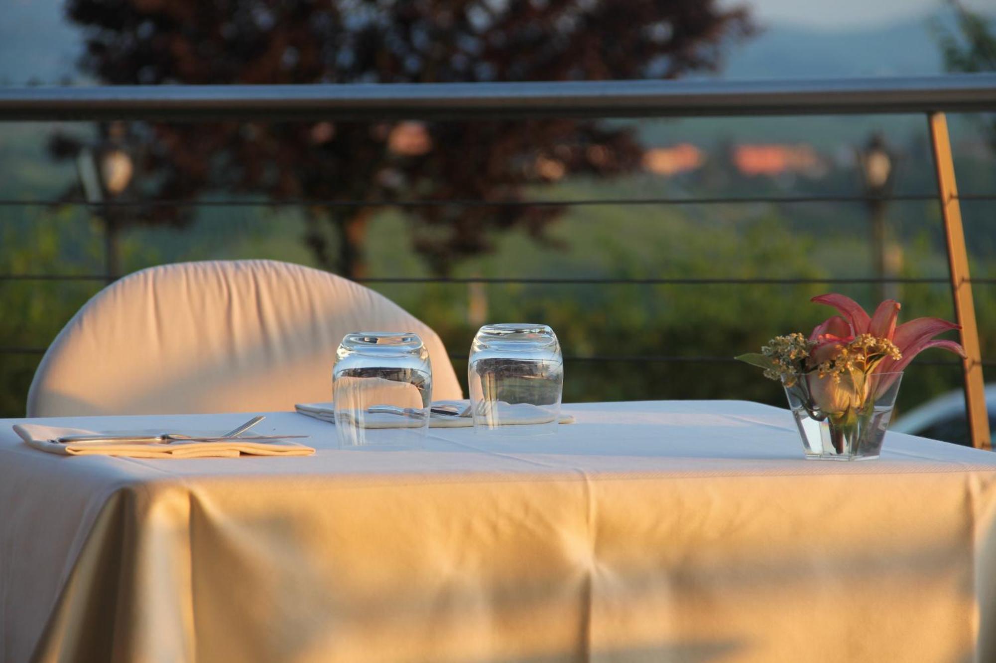Il Vigneto Guest House Roddi Exterior photo